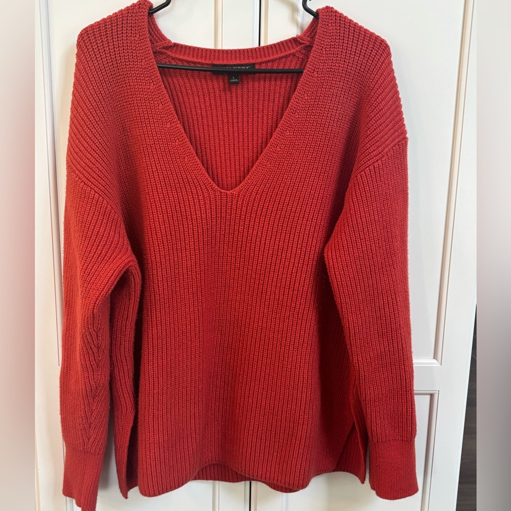 Banana Republic Women’s L Sweater Orange Pullover Soft Knit Slit Sides Cozy Fall